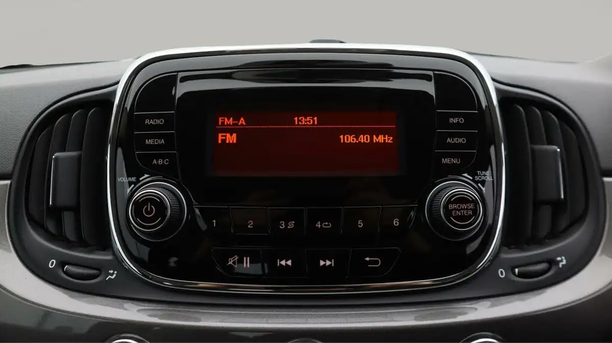 2017-fiat-500-12-pop-big-11