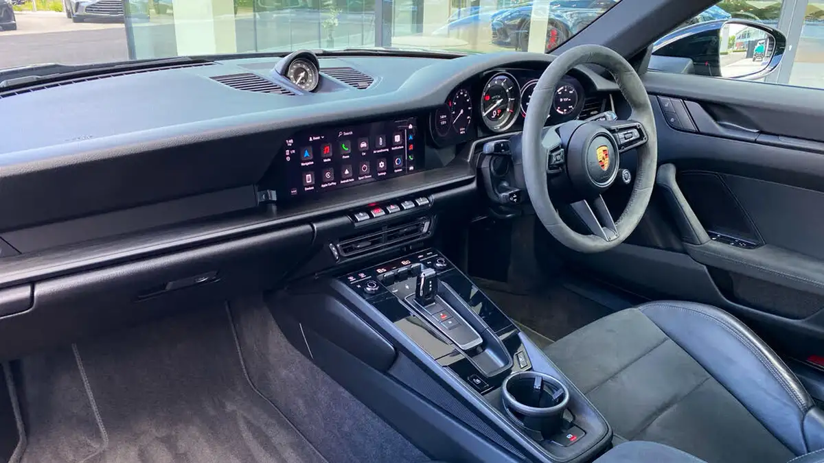 2022-porsche-911-30-carrera-gts-coupe-pdk-big-25