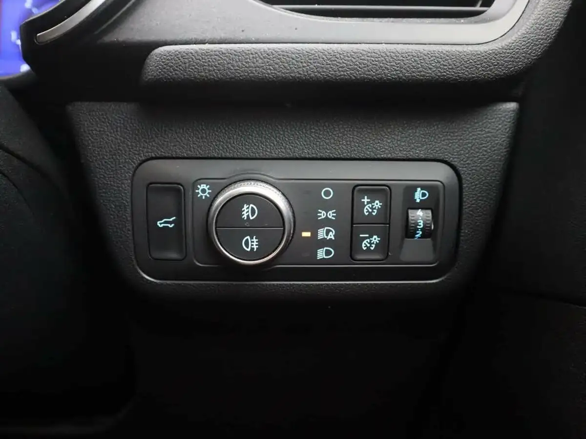2022-ford-kuga-big-39