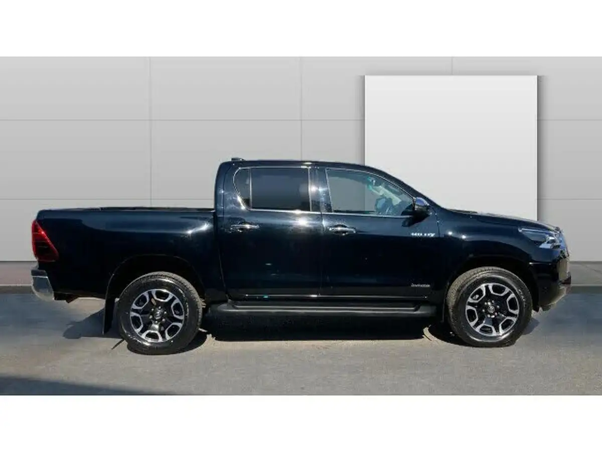 2023-toyota-hi-lux-28d-4d-invincible-2754cc-auto-big-4