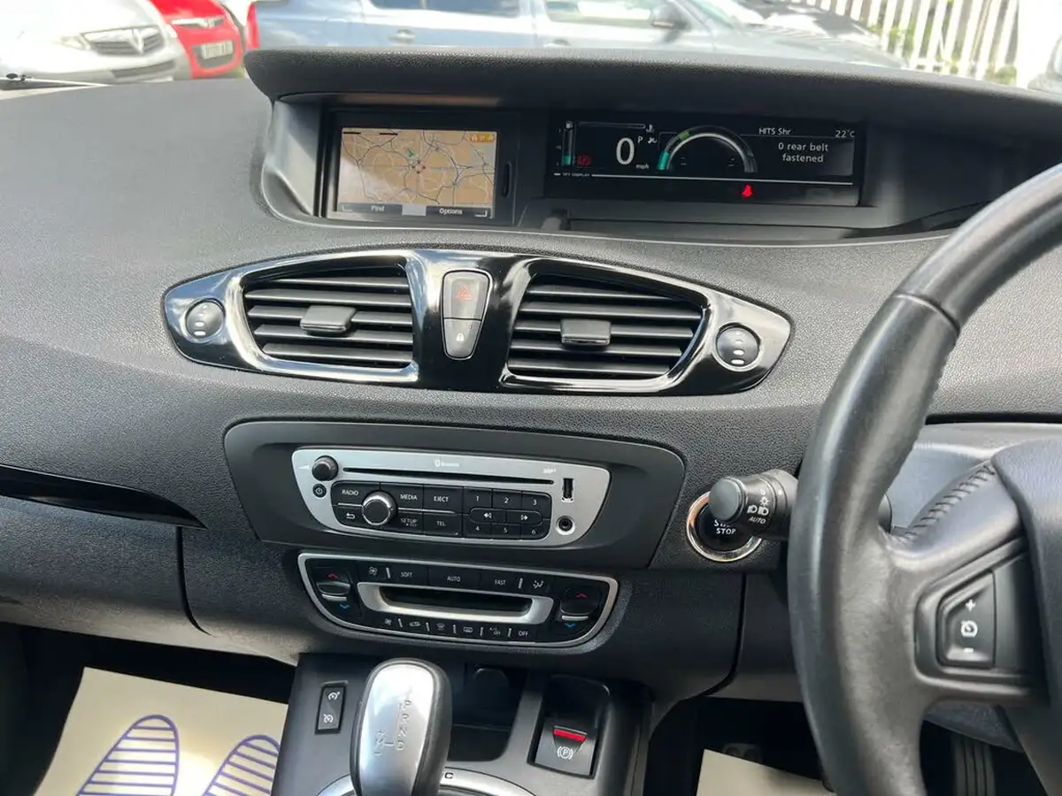 2016-renault-scenic-15dci-dynamique-nav-edc-auto-big-14