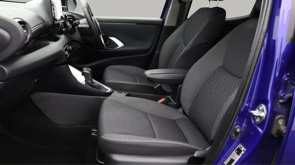 2022-toyota-yaris-15-vvt-i-design-big-13