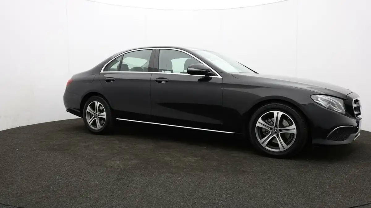 2019-mercedes-benz-e-class-20d-e220d-se-ss-saloon-4d-big-45
