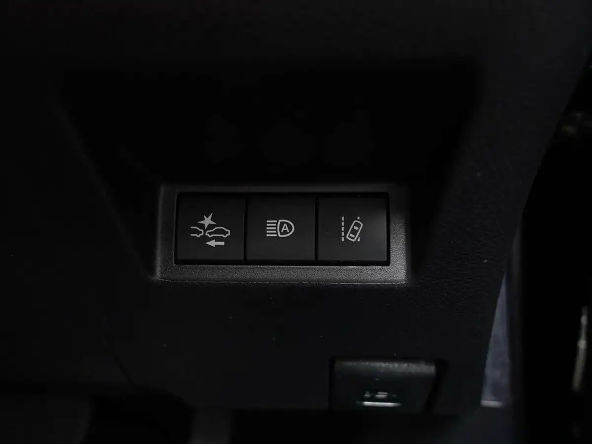 2019-toyota-yaris-15-vvt-i-icon-hybrid-big-35
