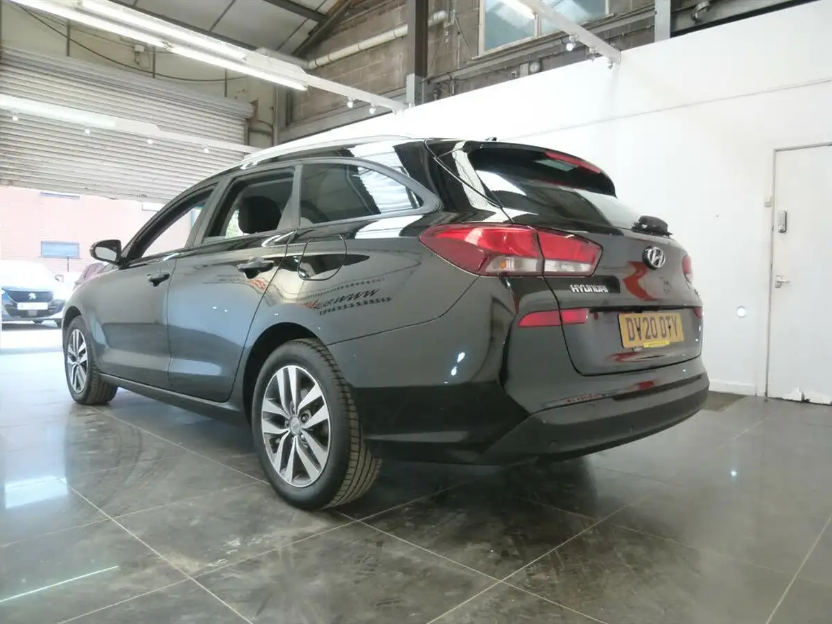 2020-hyundai-i30-16crdi-se-nav-115ps-tourer-big-9