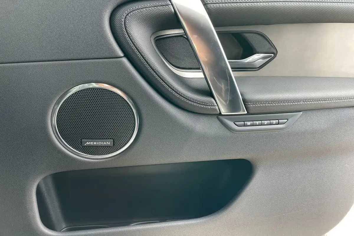 2024-land-rover-discovery-sport-15-p270e-dynamic-se-big-47