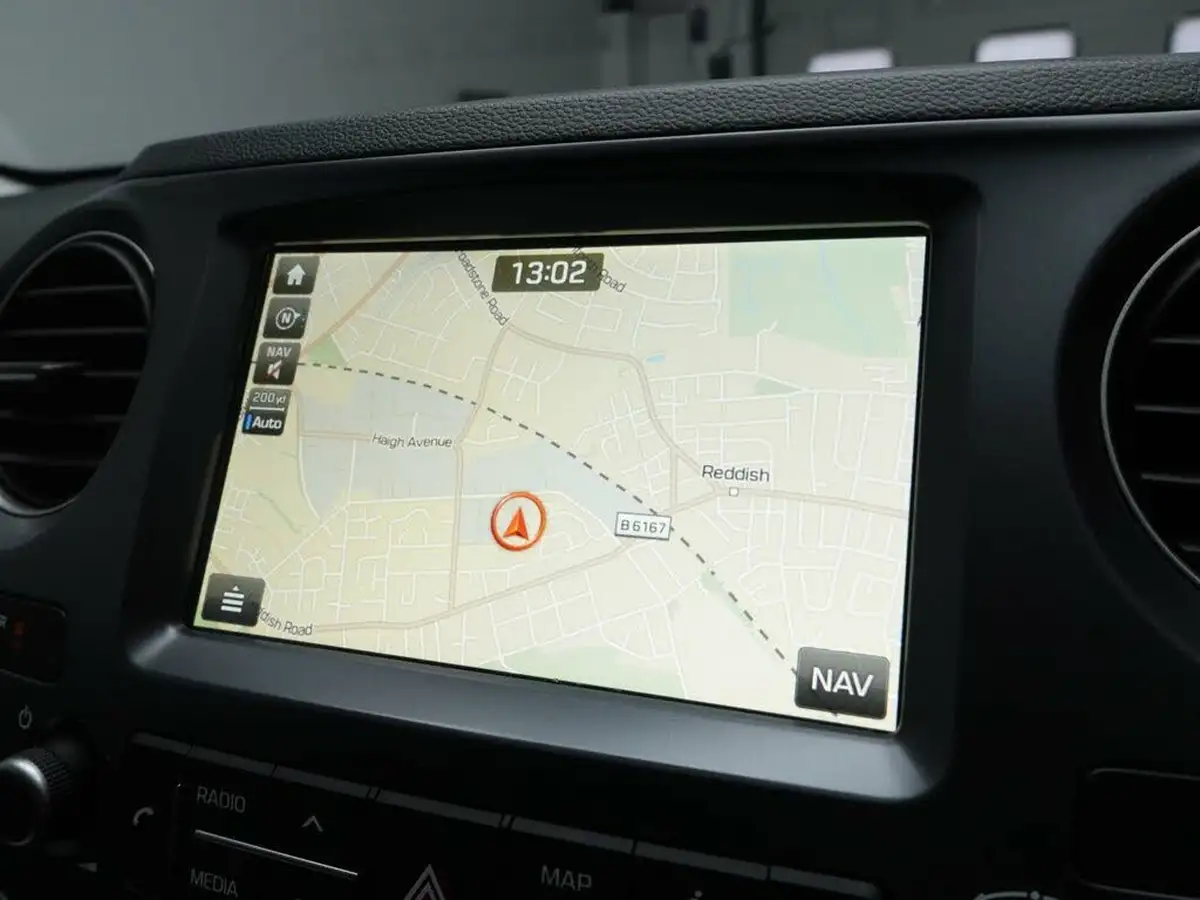 2019-hyundai-i10-10-play-big-2
