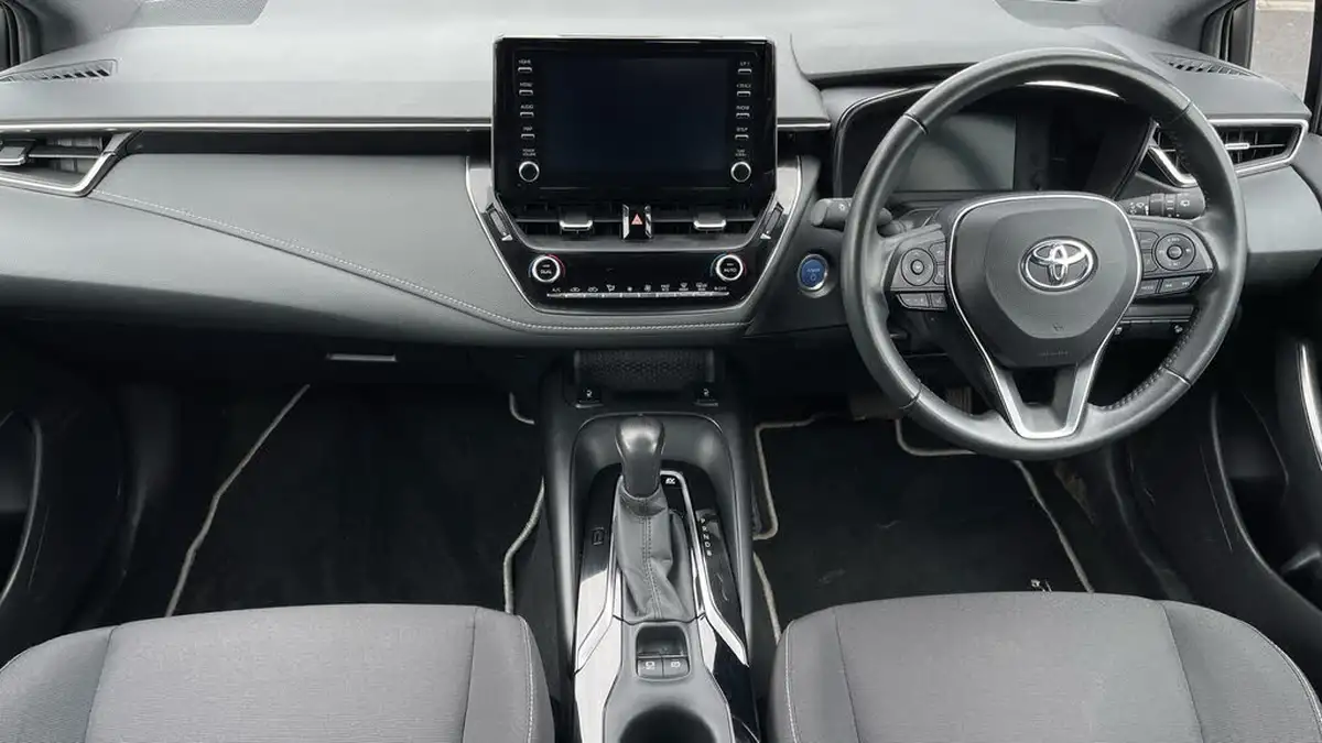 2021-toyota-corolla-18-vvt-i-icon-tech-spare-wheel-hatchback-5d-big-10