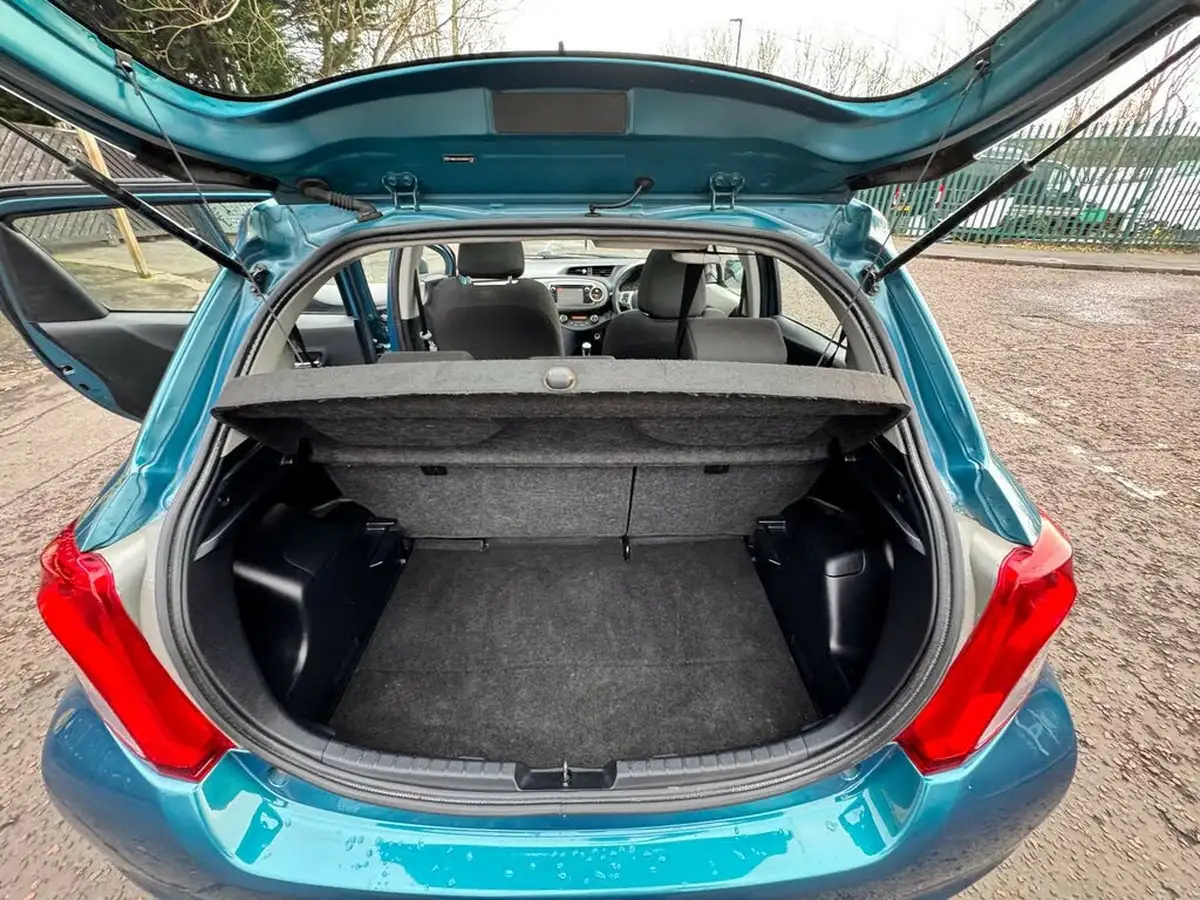 2012-toyota-yaris-133-t-spirit-vvt-i-big-7