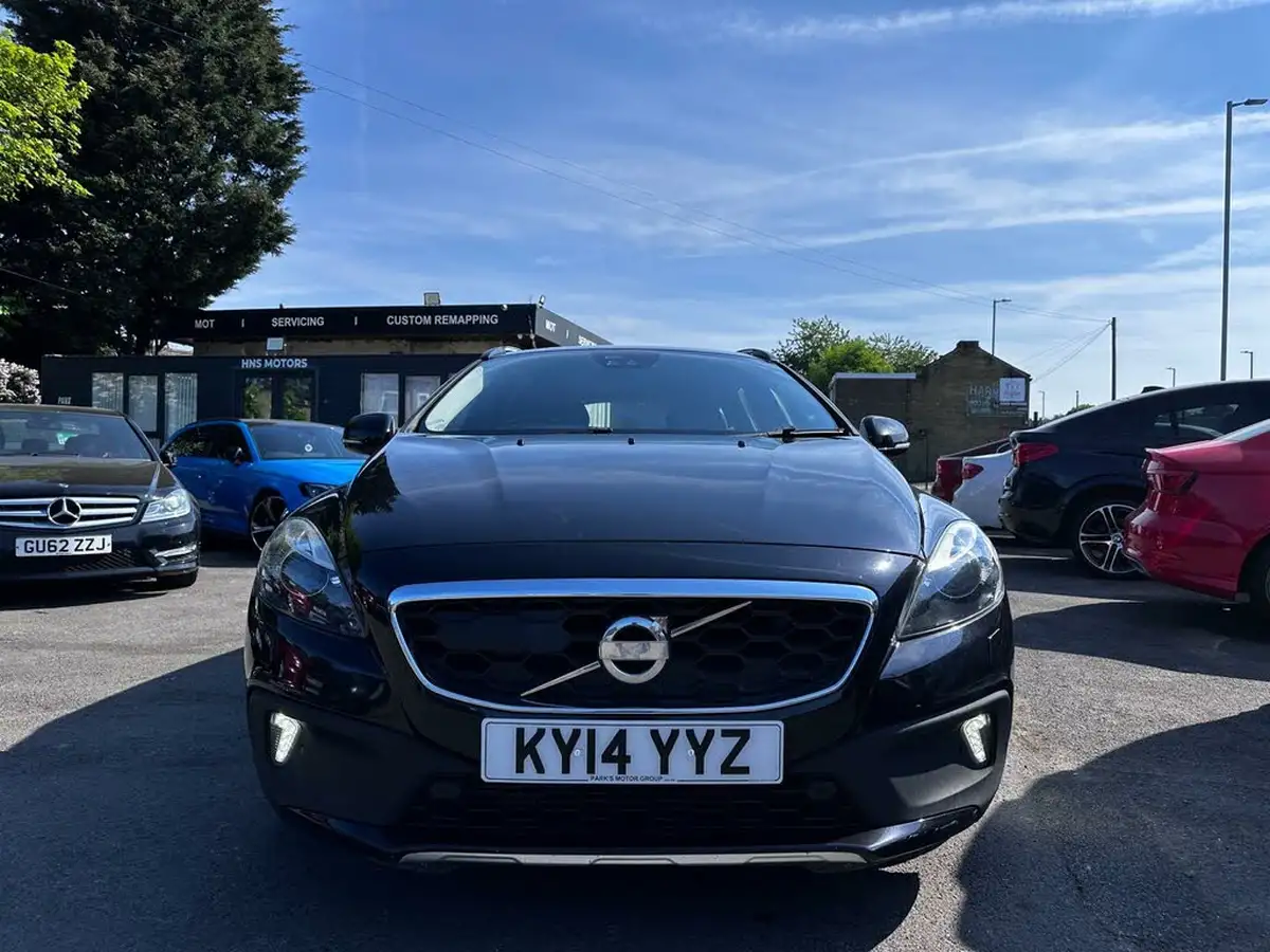 2014-volvo-v40-20td-d3-cross-country-lux-geartronic-big-3