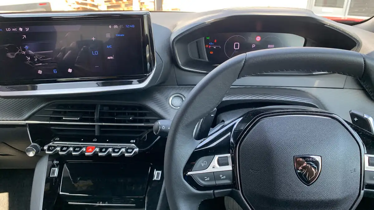 2024-peugeot-2008-suv-12-puretech-allure-130ps-eat8-big-9