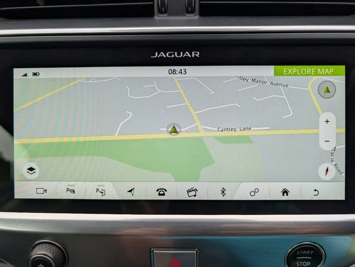 2019-jaguar-i-pace-ev400-se-big-25