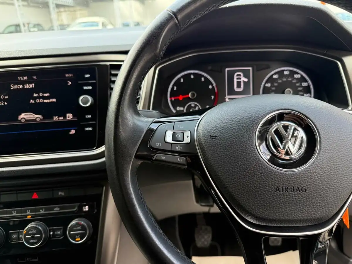 2019-volkswagen-t-roc-15-tsi-design-big-21