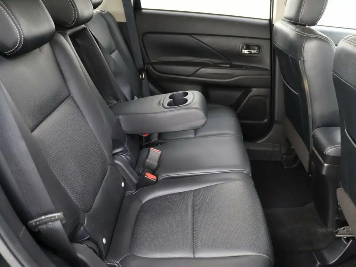 2018-mitsubishi-outlander-22di-d-3-big-13
