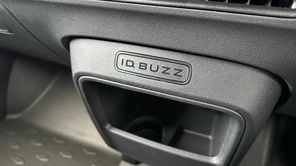 2025-volkswagen-id-buzz-cargo-e-commerce-286ps-79kwh-big-15