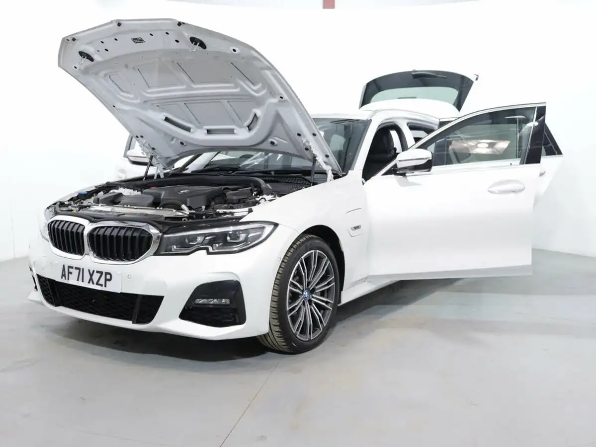 2021-bmw-3-series-20-330e-m-sport-touring-5d-big-54