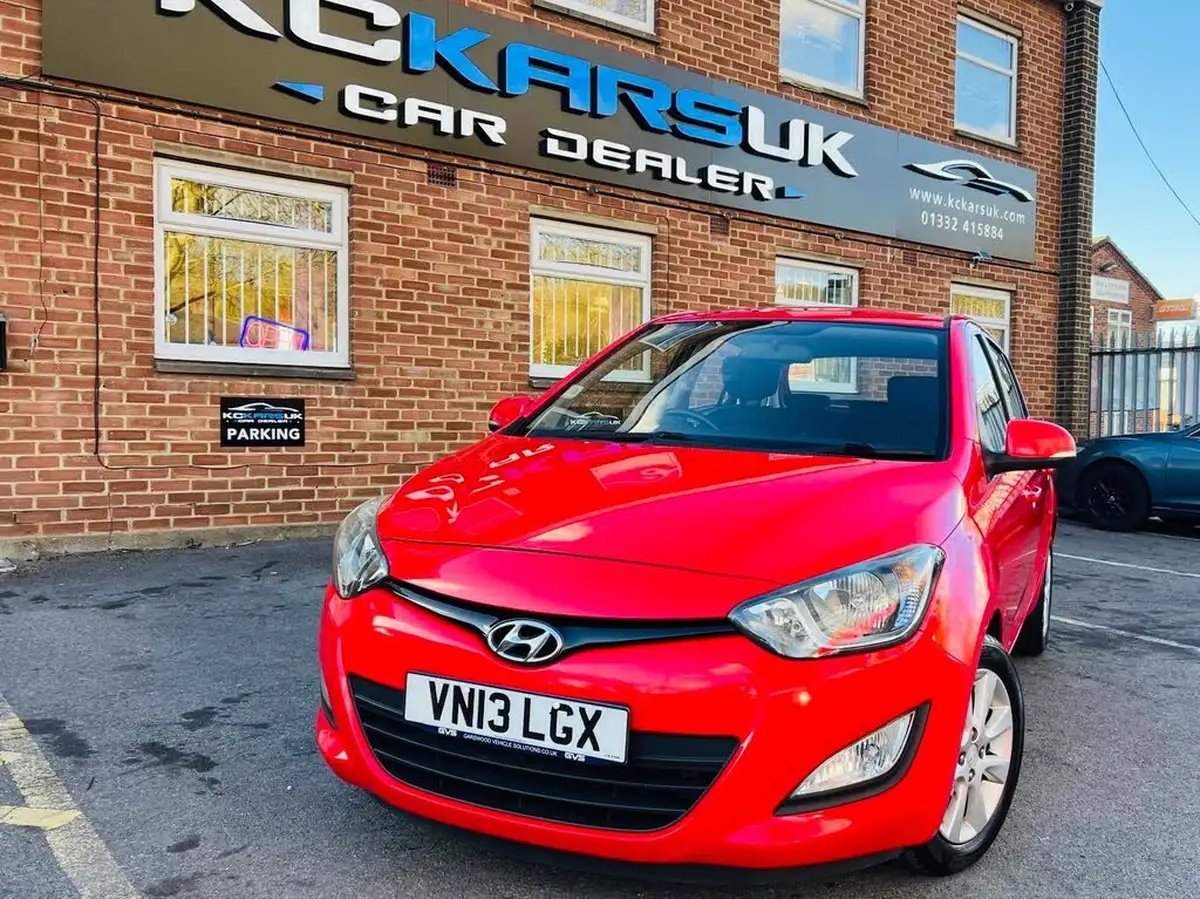 2013-hyundai-i20-12-active-5d-big-6