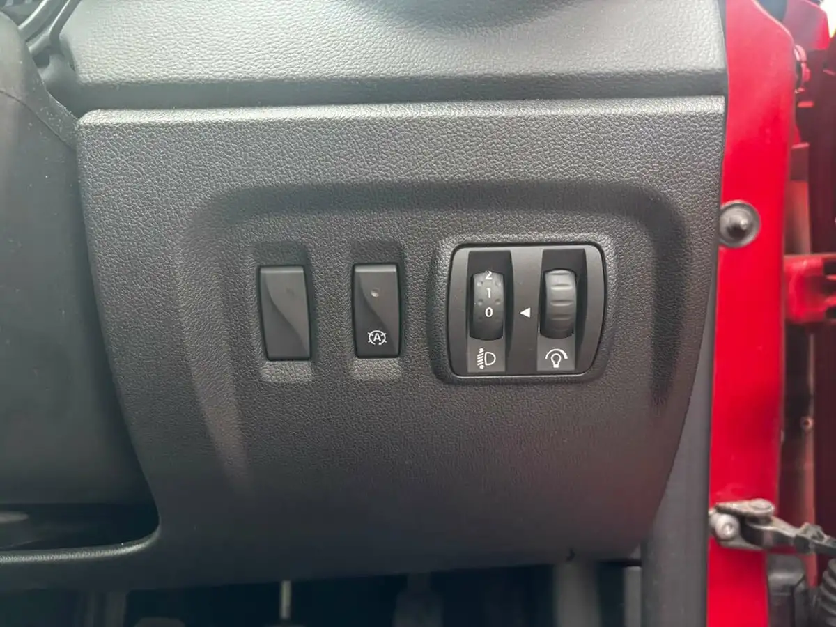 2019-renault-captur-09-tce-iconic-big-22