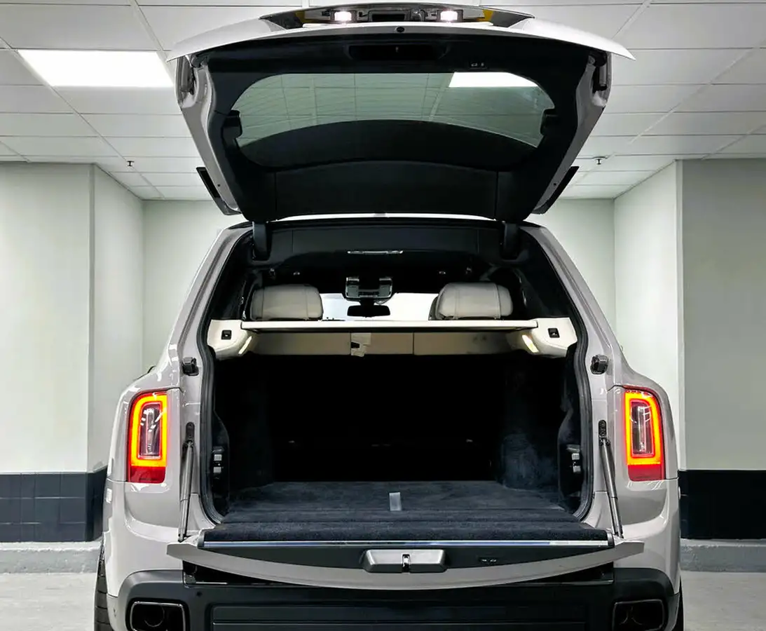 2023-rolls-royce-cullinan-675-black-badge-big-9