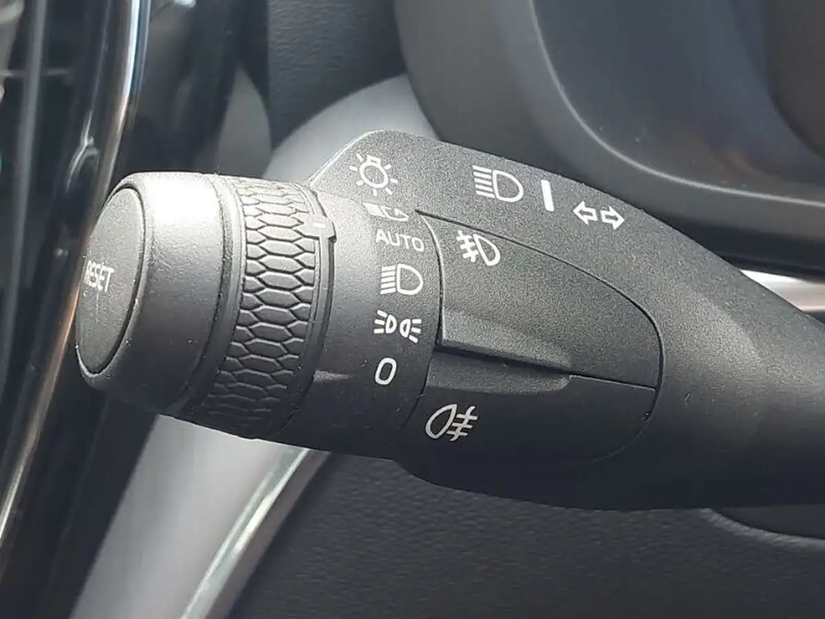 2020-volvo-xc60-20-b5-momentum-big-15
