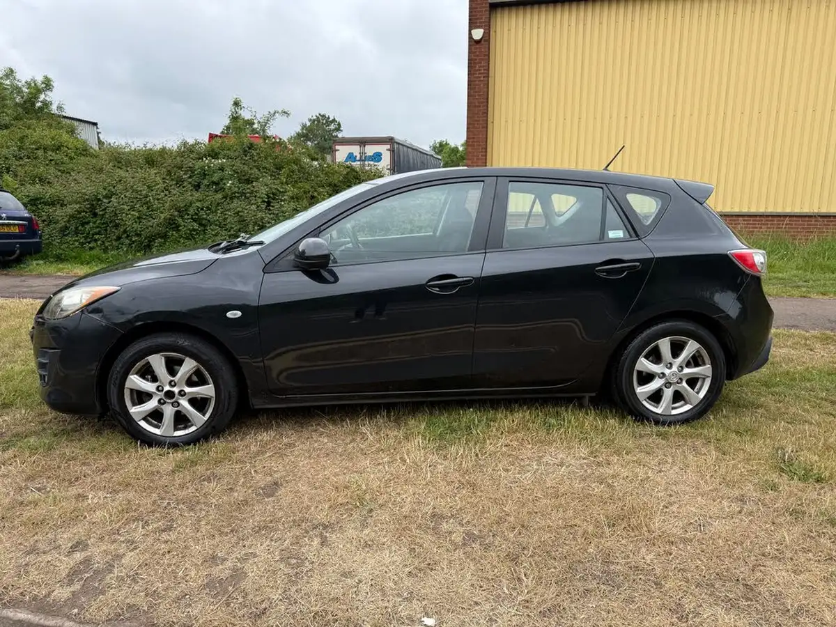 2010-mazda-mazda3-16-ts2-big-4