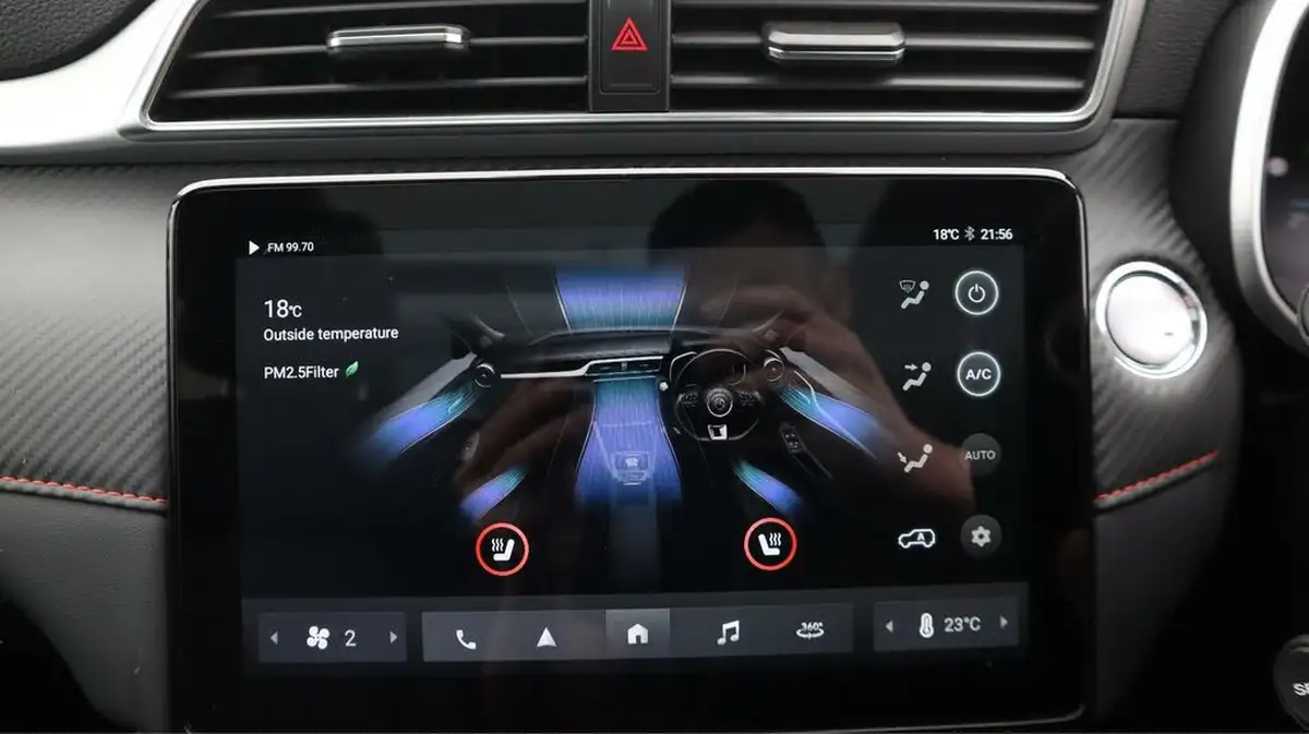 2023-mg-zs-suv-e-trophy-ev-176ps-big-12