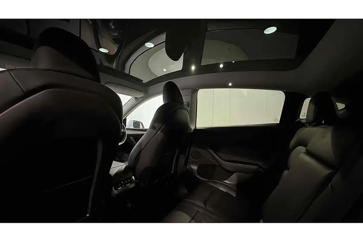 2023-tesla-model-y-e-rwd-big-24