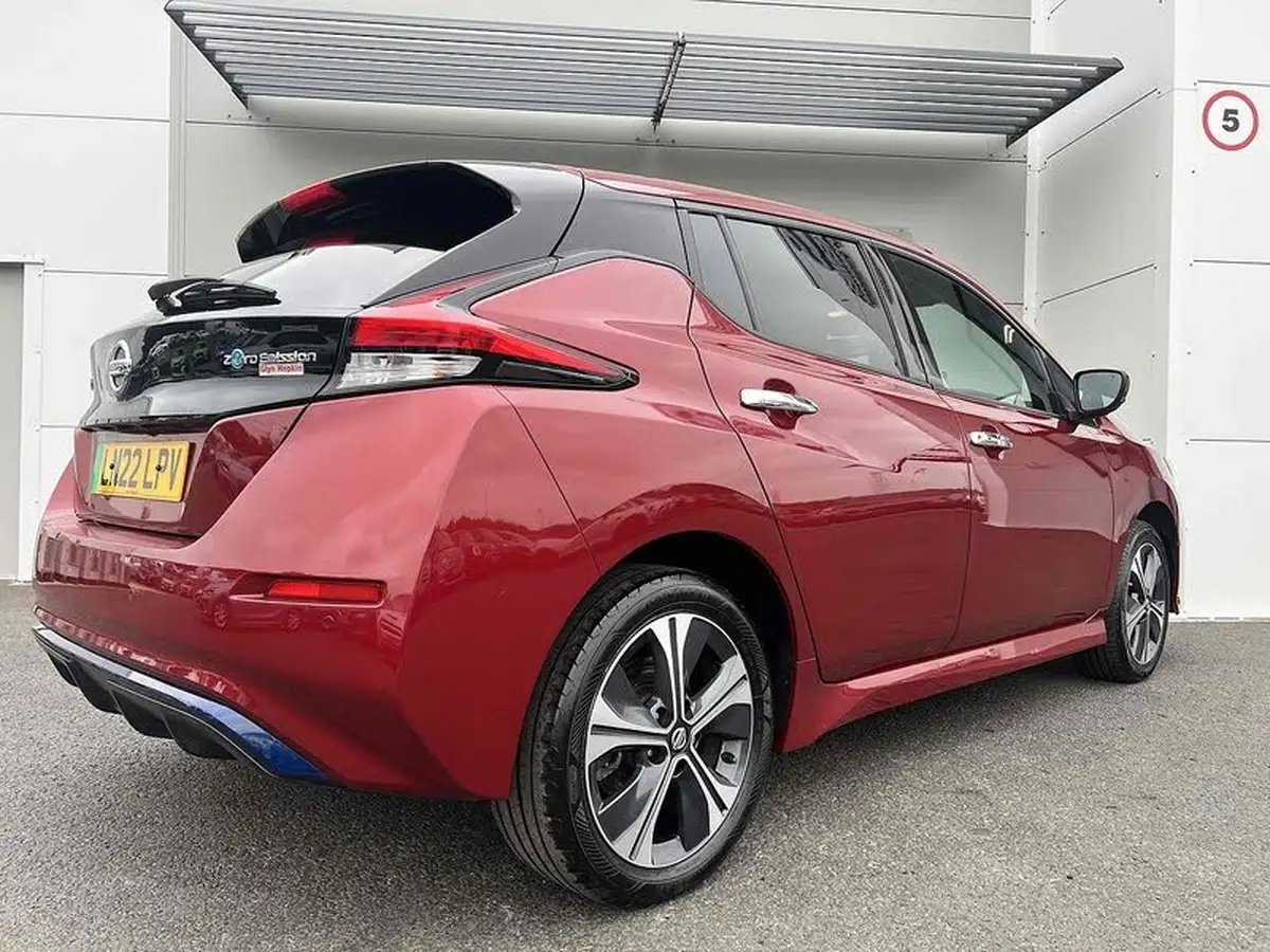 2022-nissan-leaf-e-e-tekna-big-24