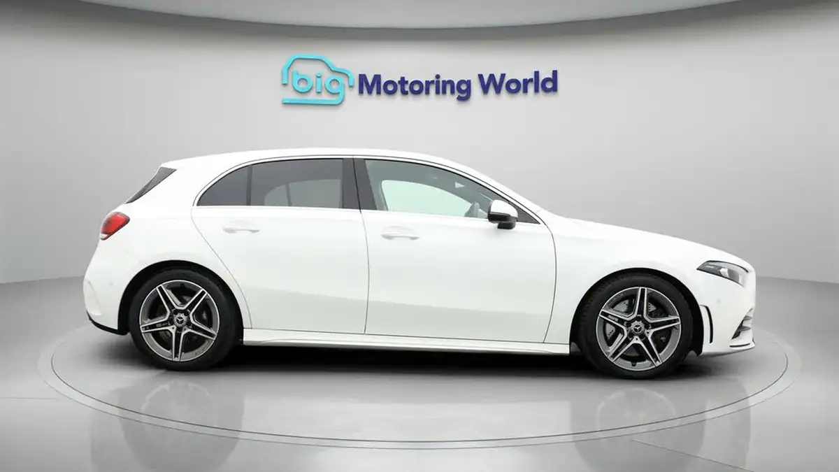 2019-mercedes-benz-a-class-20-a250-amg-line-premium-hatchback-5d-big-7