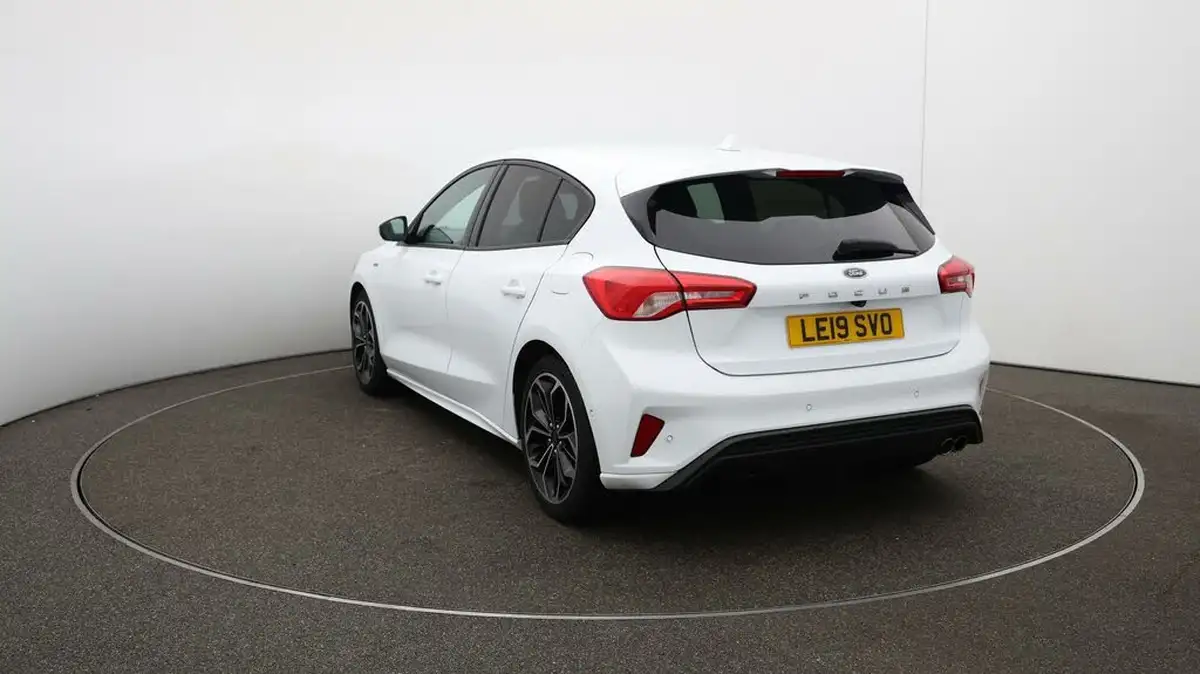 2019-ford-focus-10t-st-line-x-hatchback-big-61