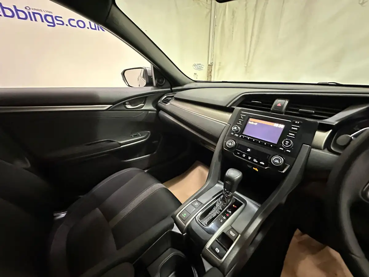 2020-honda-civic-10-vtec-turbo-se-hatchback-5d-cvt-big-11