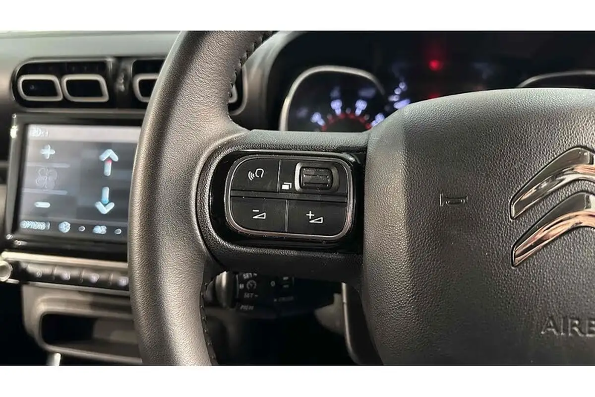 2023-citroen-c3-aircross-12-puretech-shine-130ps-eat6-big-32