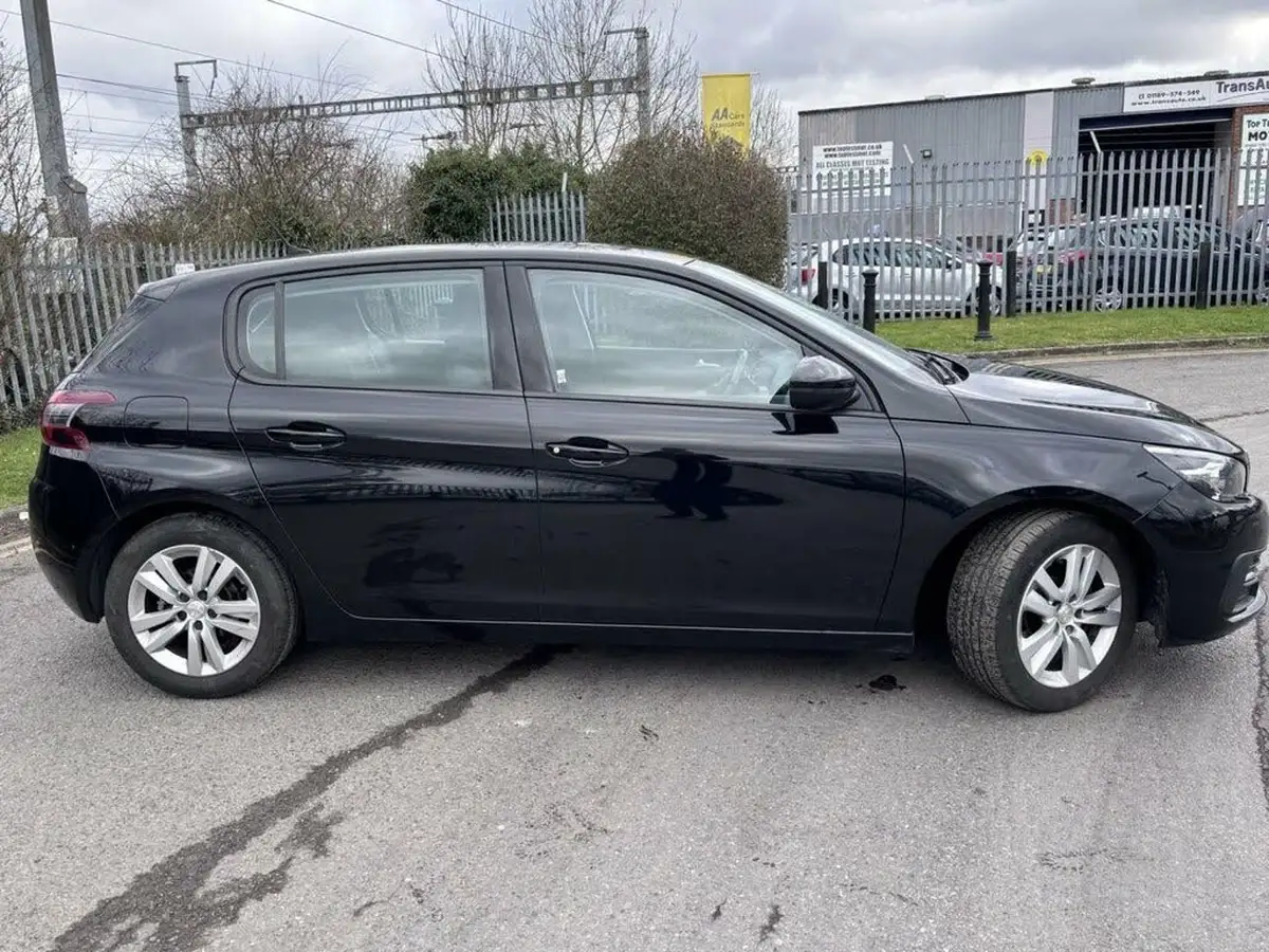 2018-peugeot-308-12-puretech-active-130bhp-eat6-big-13
