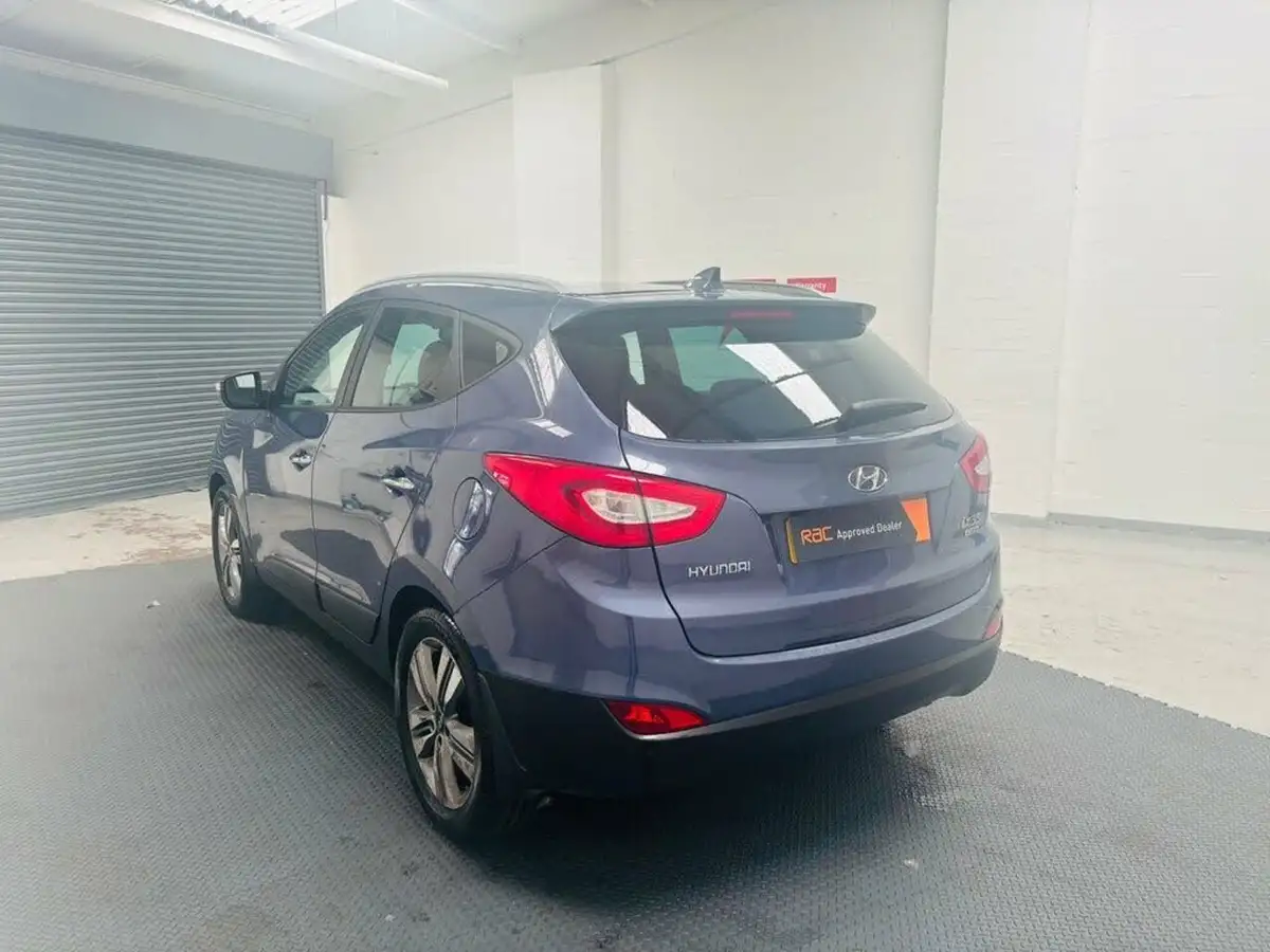 2014-hyundai-ix35-17td-premium-115ps-panorama-big-3