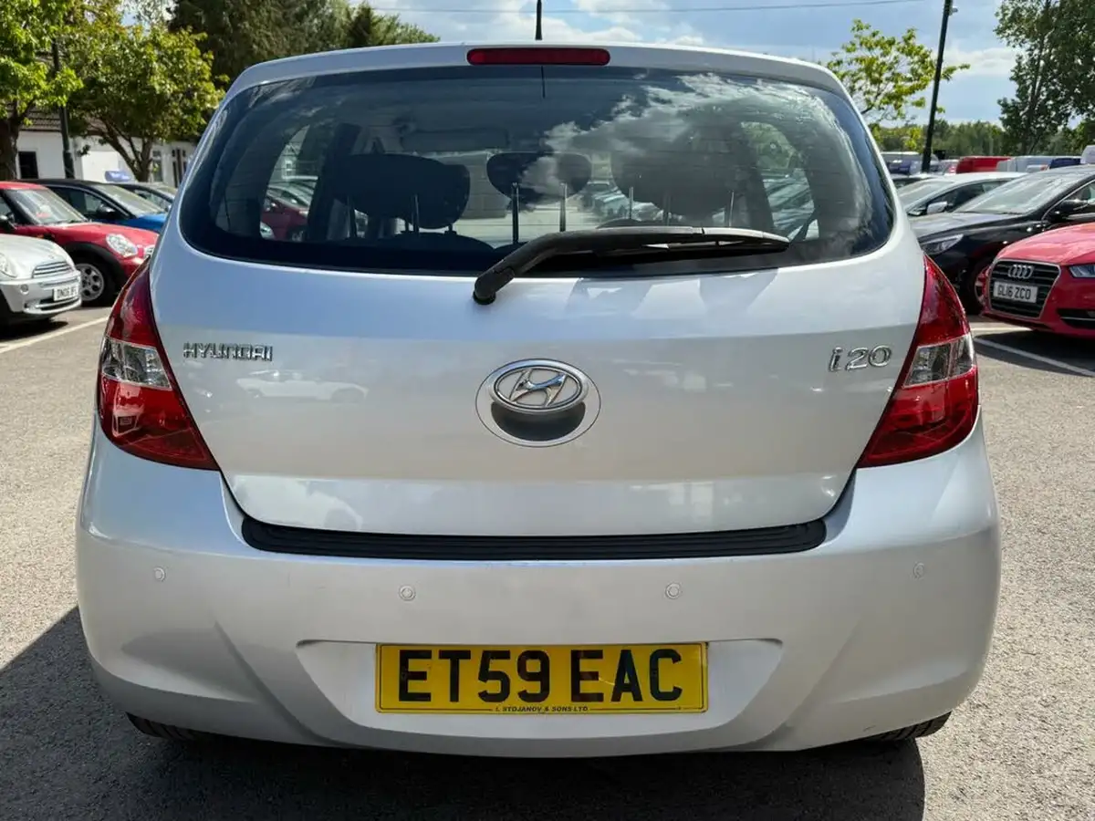 2010-hyundai-i20-14-comfort-5d-big-17