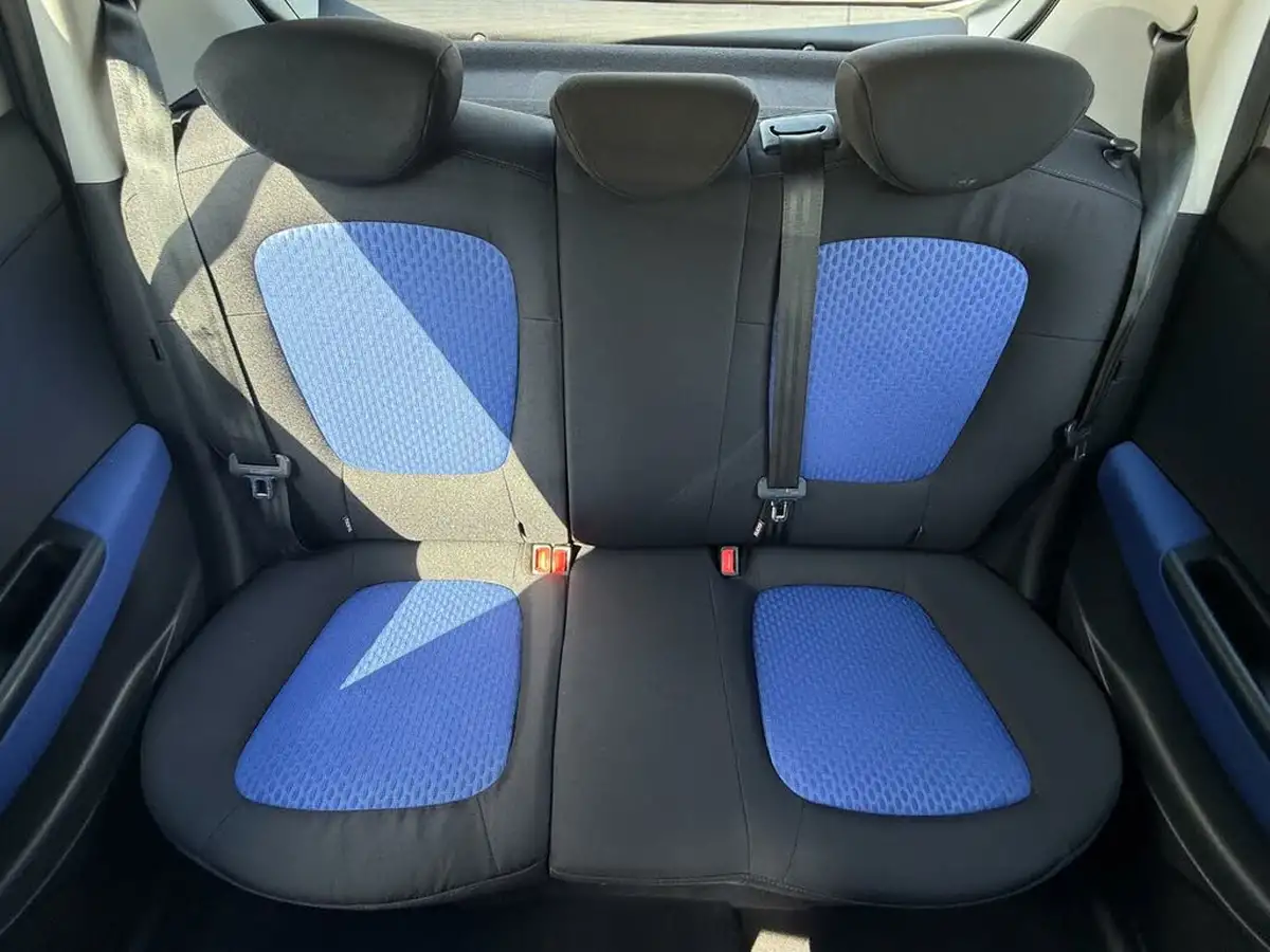 2010-hyundai-i20-14-comfort-5d-big-41