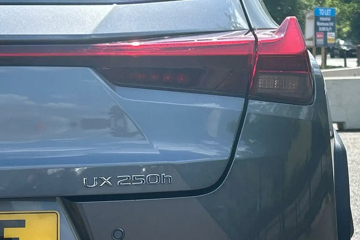 2022-lexus-ux-250h-20-ux-184bhp-without-navigation-big-69
