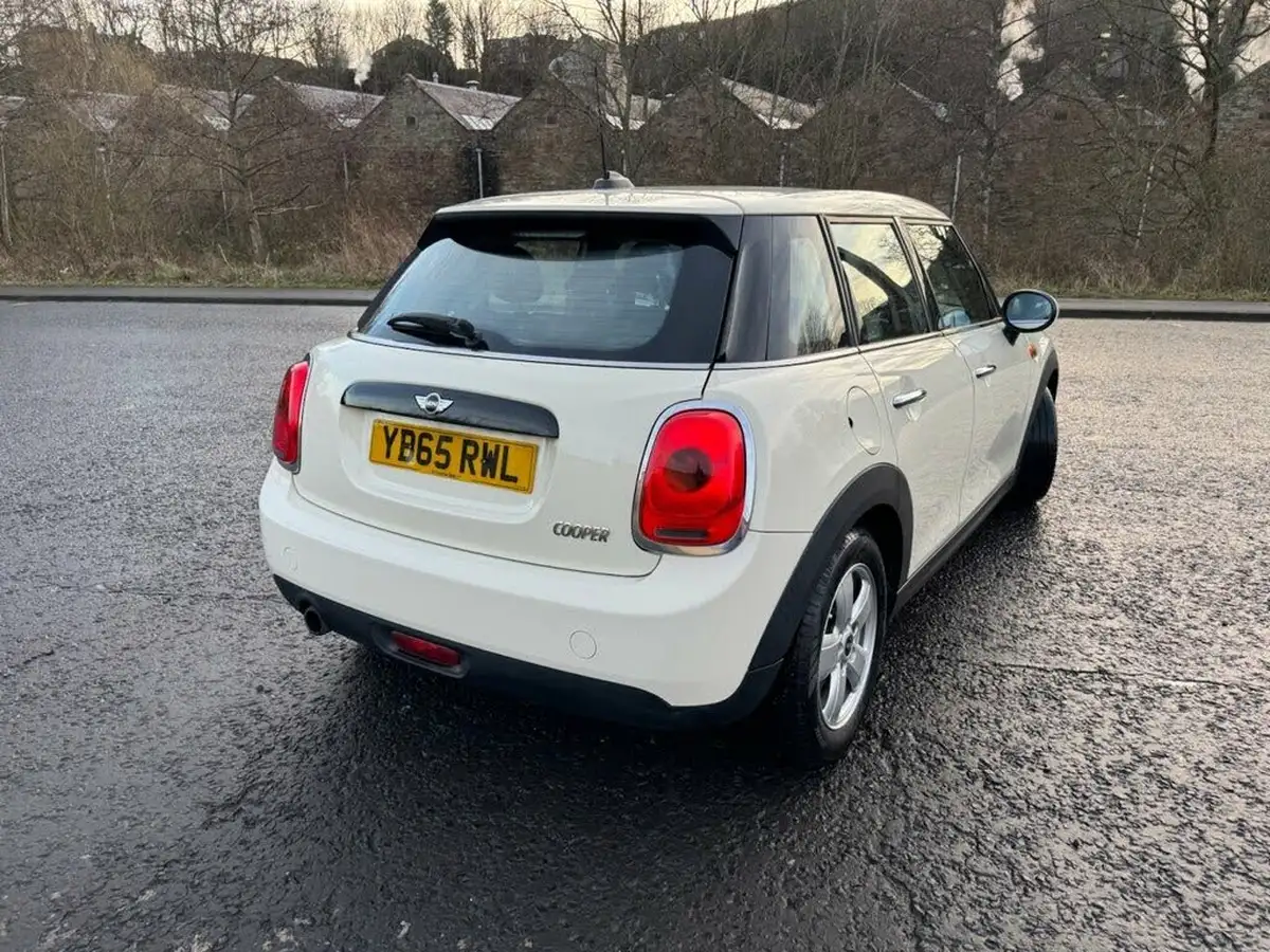 2015-mini-cooper-15-cooper-5d-big-7