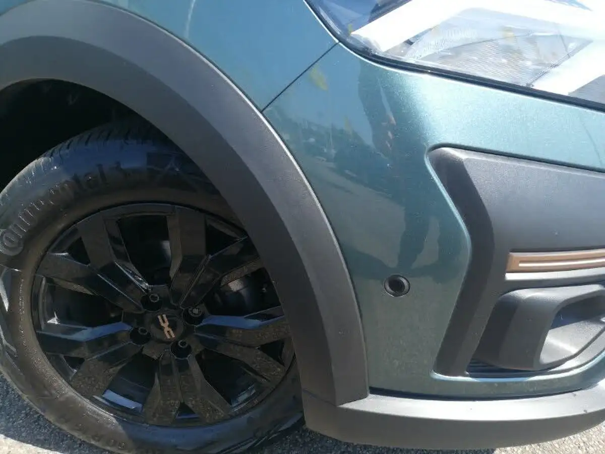 2024-dacia-sandero-stepway-10-tce-extreme-90bhp-big-8