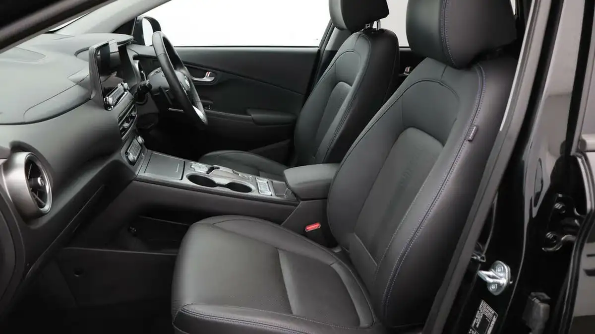 2023-hyundai-kona-e-ultimate-204ps-64kwh-105kw-obc-big-14