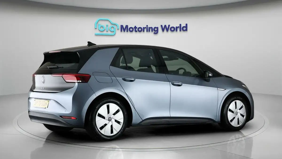 2020-volkswagen-id3-e-life-big-6