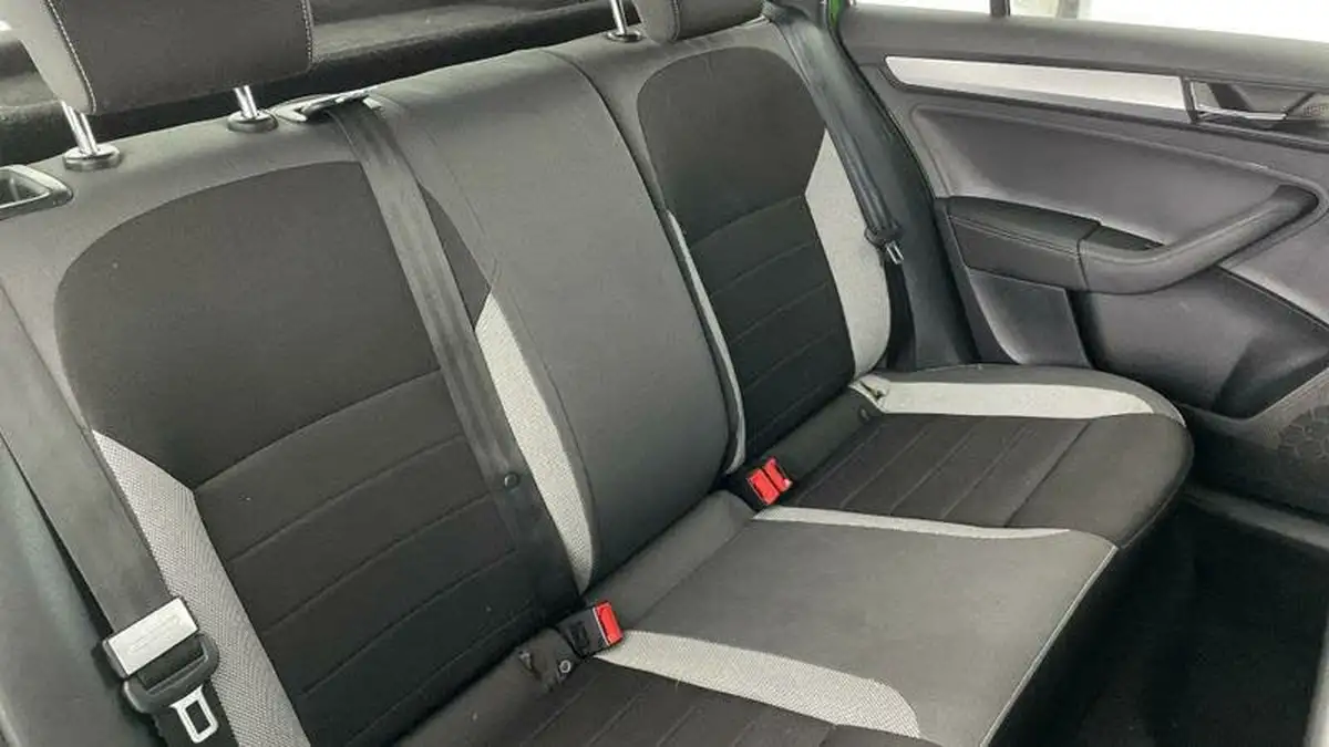 2018-skoda-rapid-spaceback-10-tsi-se-tech-109ps-big-14