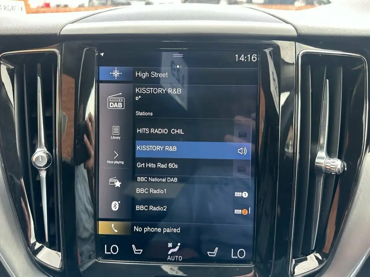 2018-volvo-xc60-20td-d4-momentum-4x4-big-12