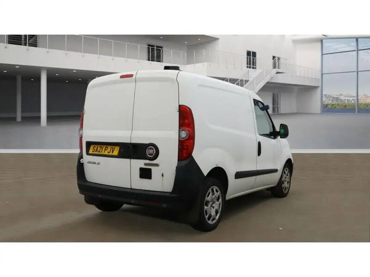2021-fiat-doblo-cargo-16td-l1h1-sx-big-6