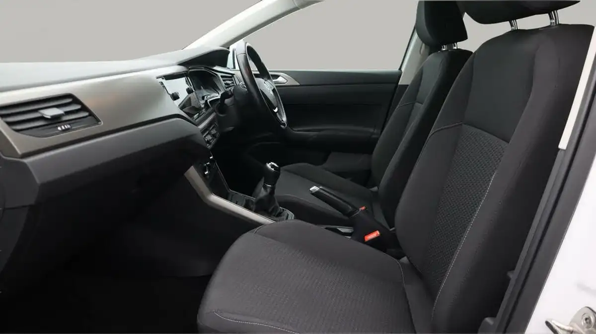 2020-volkswagen-polo-10-tsi-match-big-14