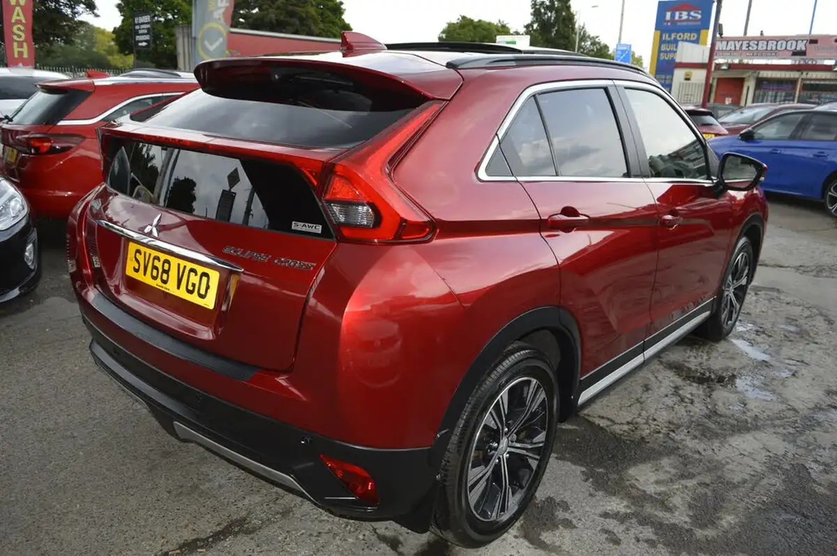 2018-mitsubishi-eclipse-cross-15-4-auto-big-1