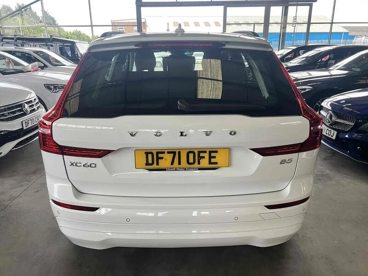 2021-volvo-xc60-20-b5-momentum-big-5
