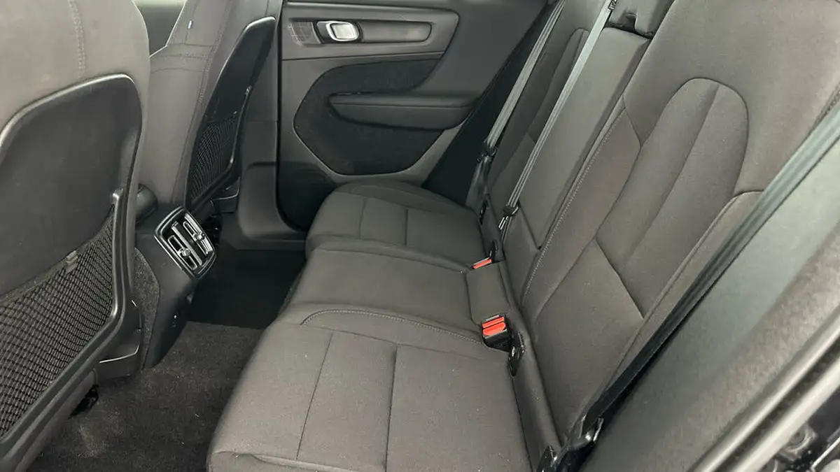 2021-volvo-xc40-15-t3-momentum-161bhp-big-19