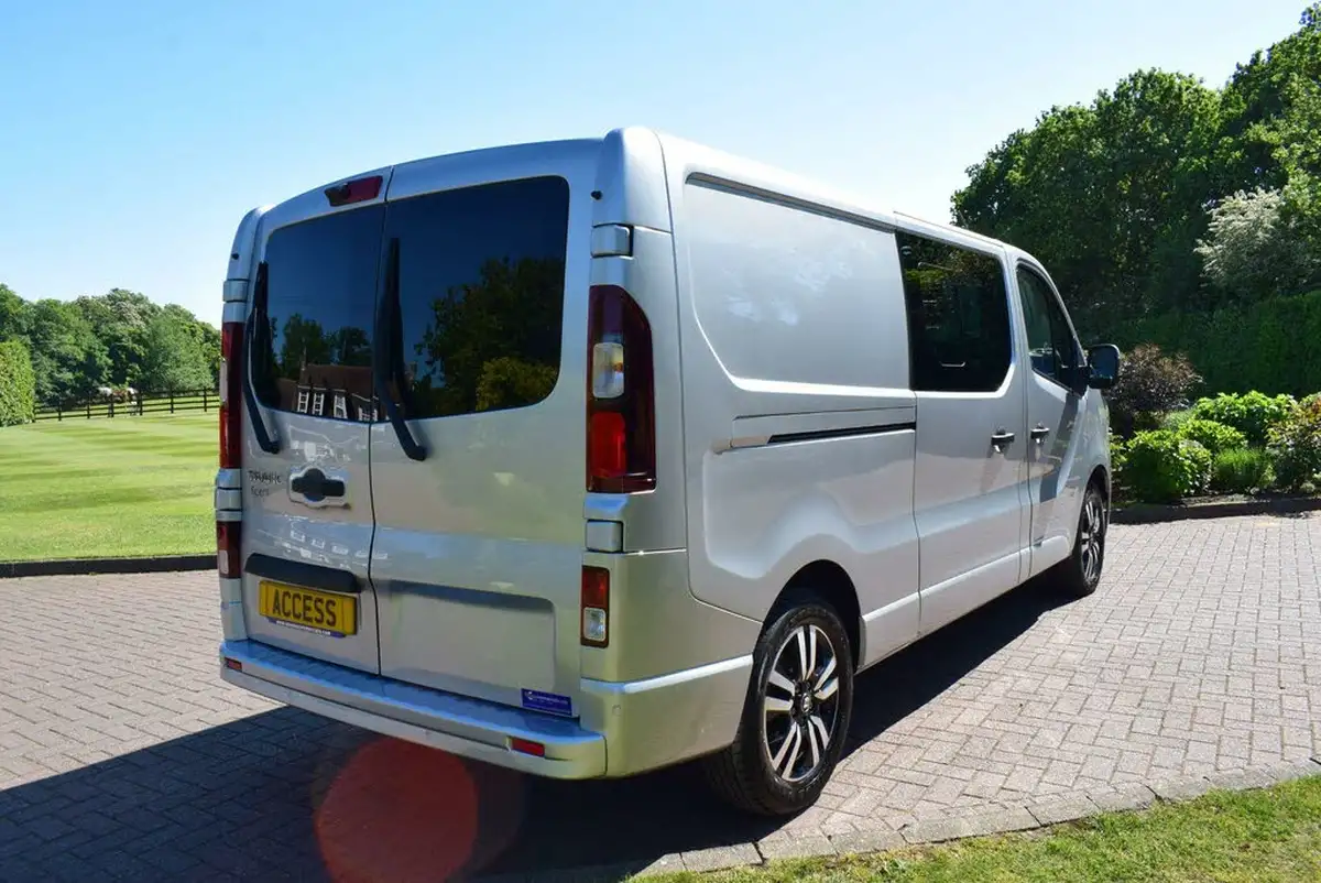 2023-renault-trafic-20dci-ll30-170-sport-crew-edc-auto-big-6