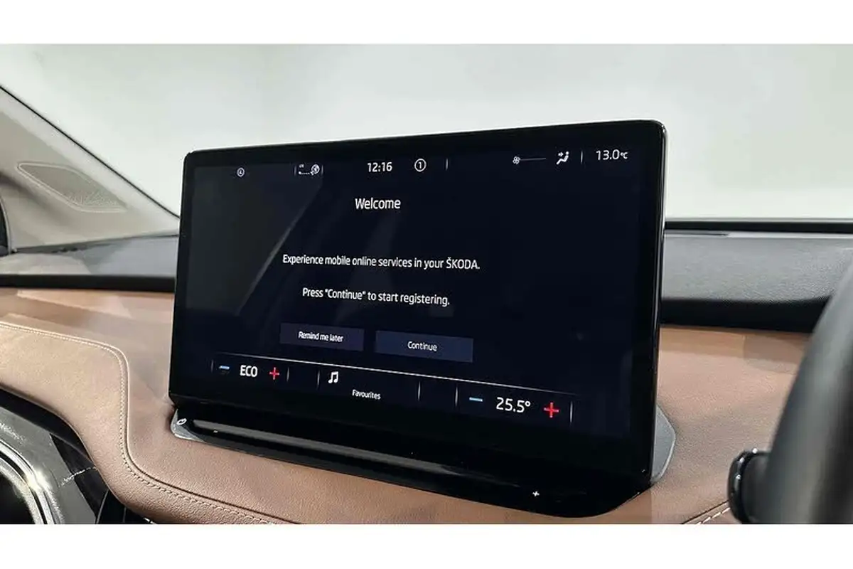 2023-skoda-enyaq-e-80-82-kwh-station-wagon-big-37